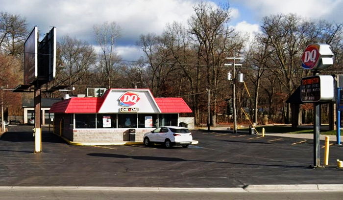 H Salt Fish & Chips (H. Salt Esq. Fish & Chips) - Port Huron - 3852 Pine Grove Ave (newer photo)